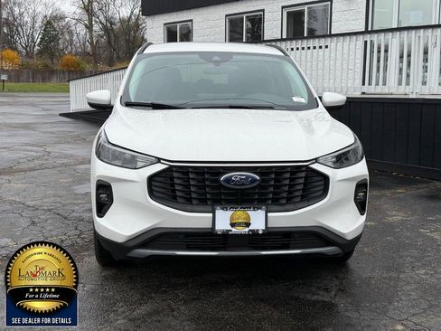 Used 2024 Ford Escape SE image 2