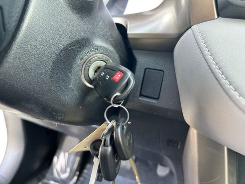 Used 2014 Toyota RAV4 XLE image 17