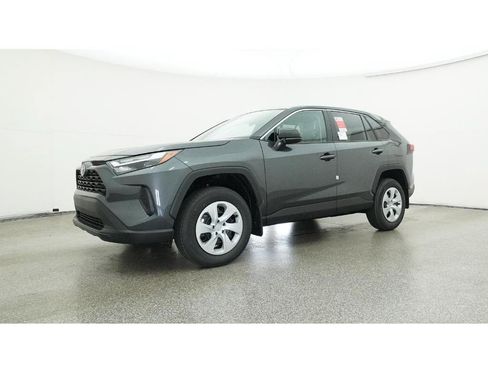 Used 2025 Toyota RAV4 LE FWD image 17