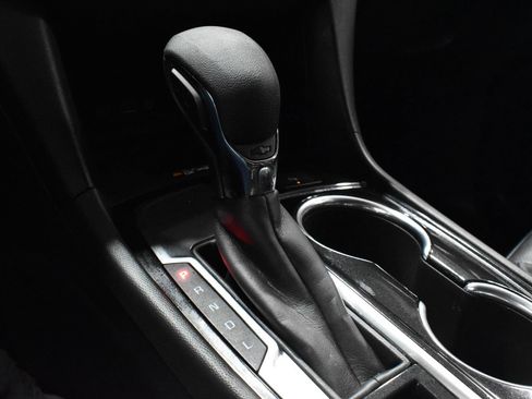 Used 2022 Chevrolet Equinox Premier image 18