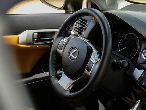 Used 2012 Lexus CT 200h Premium w/ Premium Audio Pkg FWD image 17