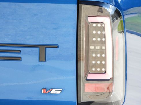 Used 2021 Chevrolet Colorado LT RWD image 11