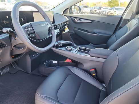 New 2025 Kia EV6 Wind image 12