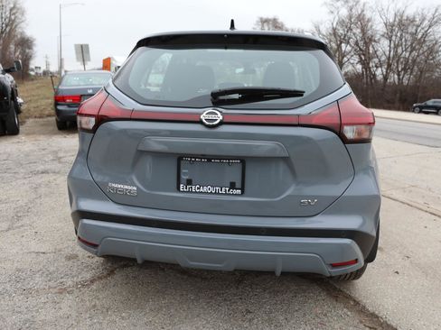 Used 2021 Nissan Kicks SV image 7