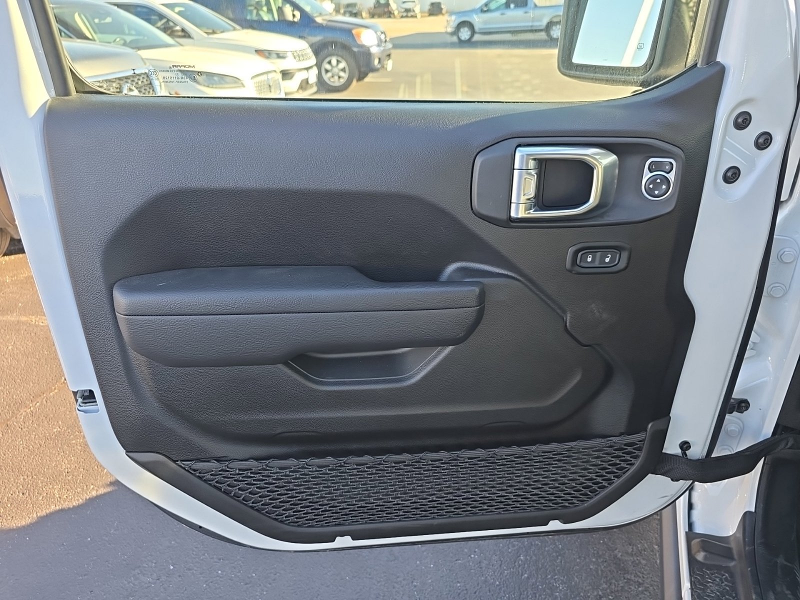 Used 2023 Jeep Gladiator Mojave w/ Trailer Tow Package AWD/4WD image 7