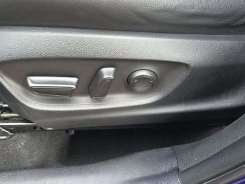 Used 2023 Toyota Corolla Cross XLE image 16