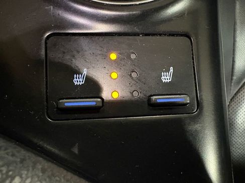 Used 2020 Toyota Camry XLE image 13