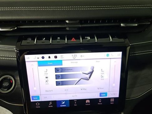 Certified 2023 Jeep Grand Cherokee Overland w/ Luxury Tech Group IV image 22