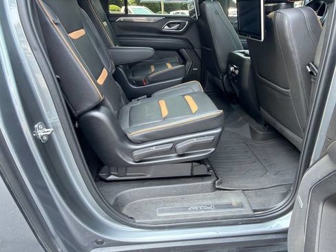 Used 2022 GMC Yukon XL AT4 w/ Technology Package AWD/4WD image 15