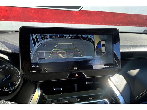 Used 2021 Toyota Venza Limited image 24