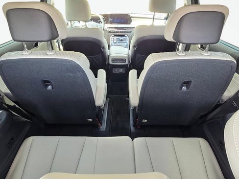 Certified 2025 Hyundai Palisade Calligraphy FWD image 10