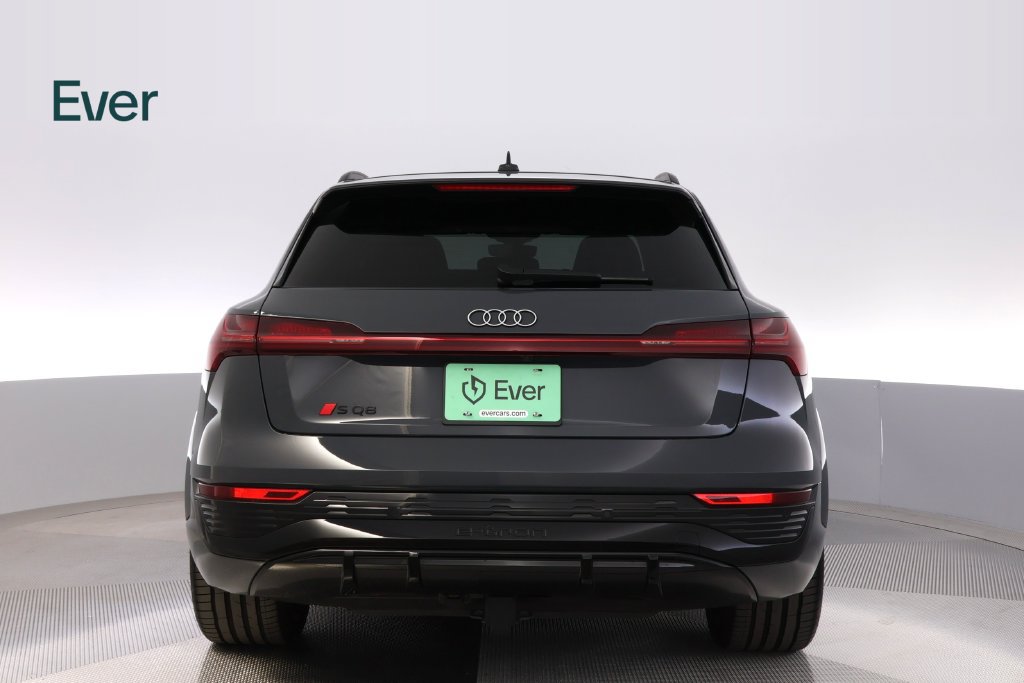 Used 2024 Audi Q8 e-tron Prestige w/ Prestige Package AWD/4WD image 15