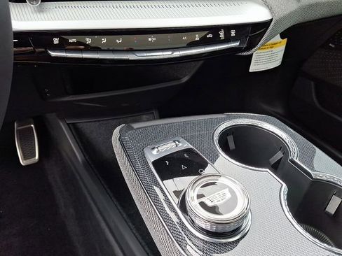 New 2026 Cadillac Optiq Luxury 1 image 10