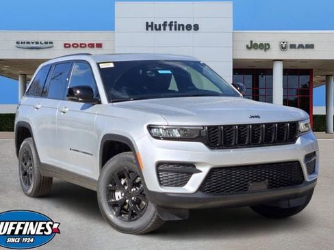 New 2025 Jeep Grand Cherokee Altitude AWD/4WD image 1