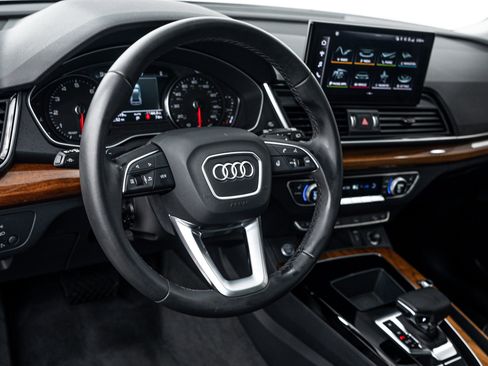 Used 2023 Audi Q5 2.0T Premium w/ Convenience Package image 11