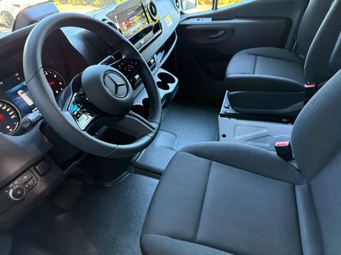 Used 2026 Mercedes-Benz Sprinter 2500 image 10