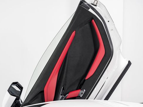 Used 2025 Lamborghini Revuelto image 38