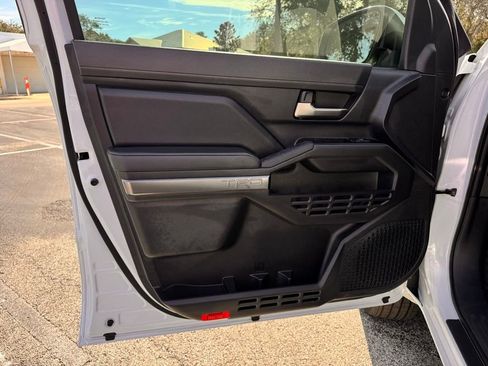 Used 2024 Toyota Tacoma TRD Sport image 34