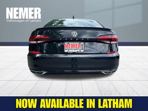Certified 2022 Volkswagen Passat 2.0T R-Line FWD image 3