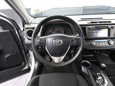 Used 2015 Toyota RAV4 XLE image 26