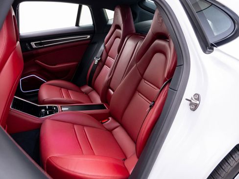 Certified 2023 Porsche Panamera 4 Platinum Edition AWD/4WD image 18