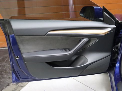 Used 2023 Tesla Model 3 Standard Range RWD image 42
