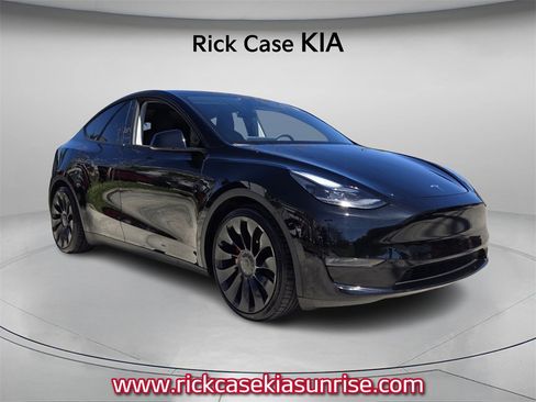 Used 2022 Tesla Model Y Performance image 9