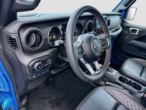 Used 2023 Jeep Wrangler Unlimited Sahara AWD/4WD image 10