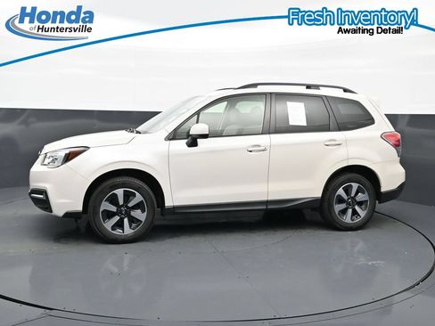 Used 2018 Subaru Forester 2.5i Premium w/ All-Weather Package AWD/4WD image 6