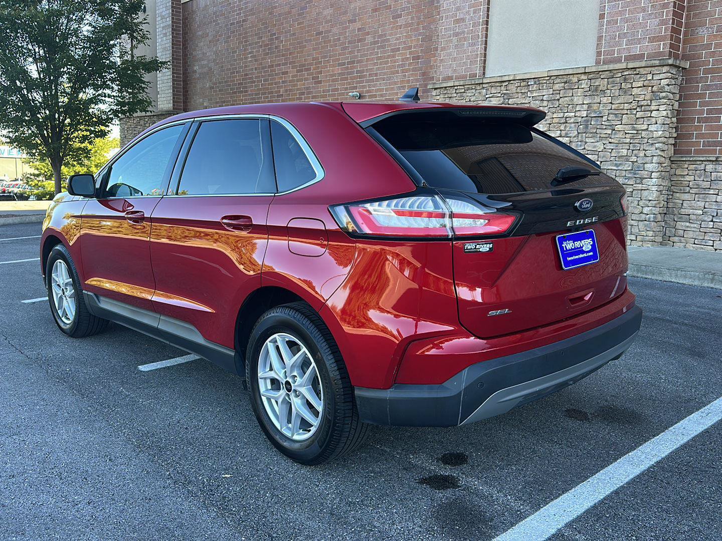 Certified 2024 Ford Edge SEL w/ Convenience Package AWD/4WD image 3