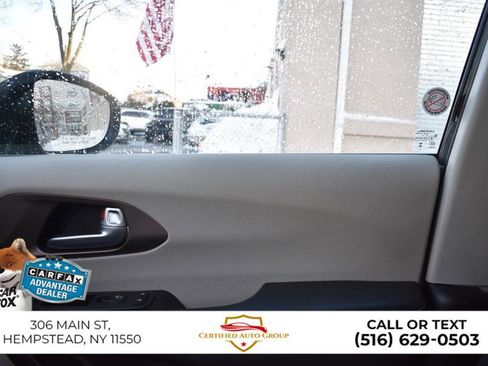 Used 2024 Chrysler Voyager LX image 19