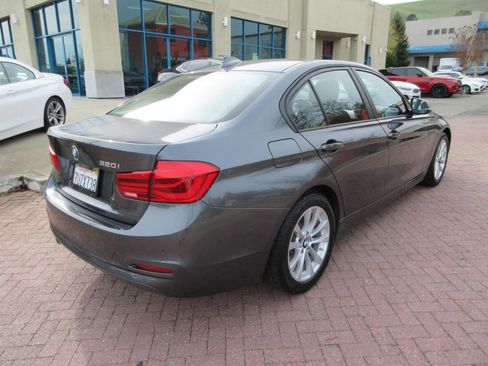 Used 2016 BMW 320i Sedan image 2