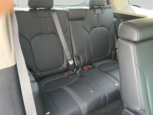 Used 2025 Honda Pilot EX-L image 33