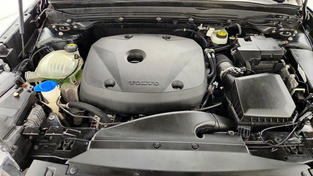 Used 2019 Volvo XC40 T5 Momentum AWD/4WD image 26