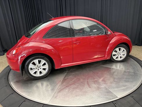 Used 2008 Volkswagen Beetle S image 8