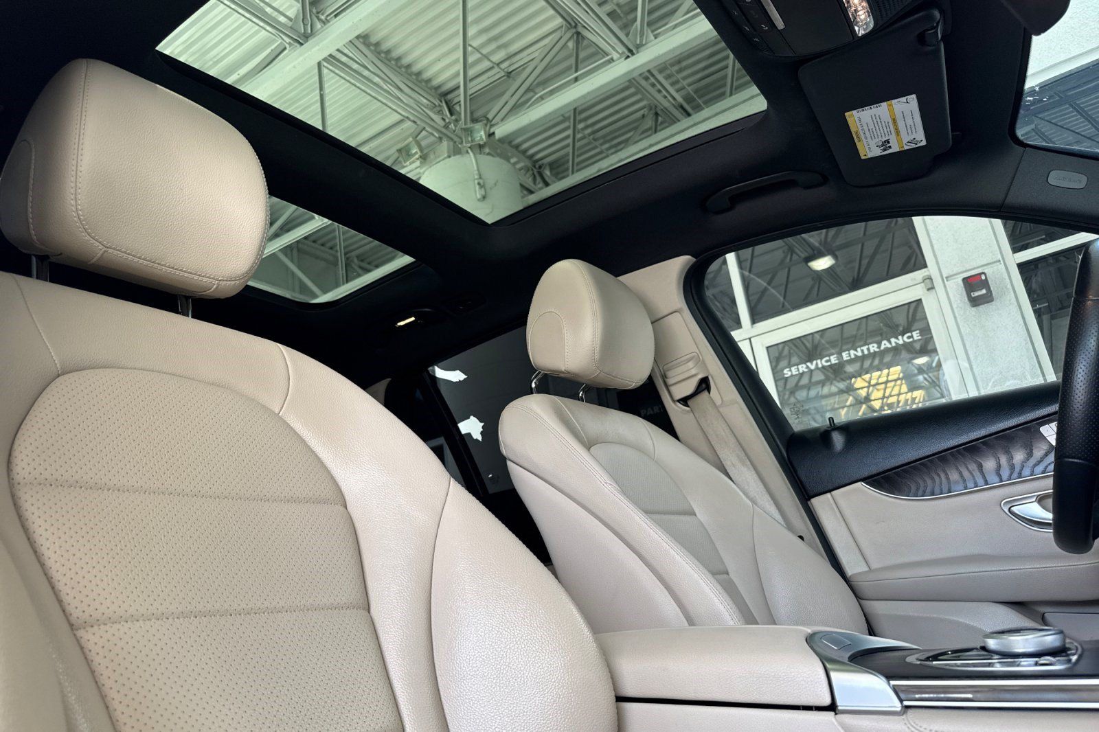Used 2018 Mercedes-Benz GLC 300 4MATIC image 21