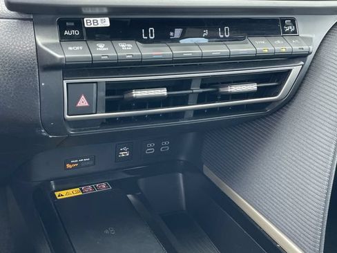 Used 2025 Toyota Camry SE FWD image 20