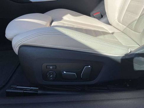 Used 2025 BMW 430i Convertible w/ Premium Package RWD image 19