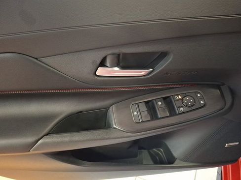 New 2026 Nissan Sentra SR image 9