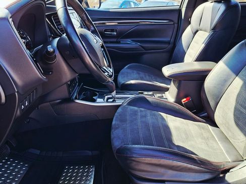 Used 2020 Mitsubishi Outlander LE AWD/4WD image 10