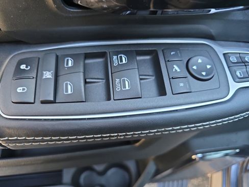 Used 2024 RAM 2500 Limited image 30