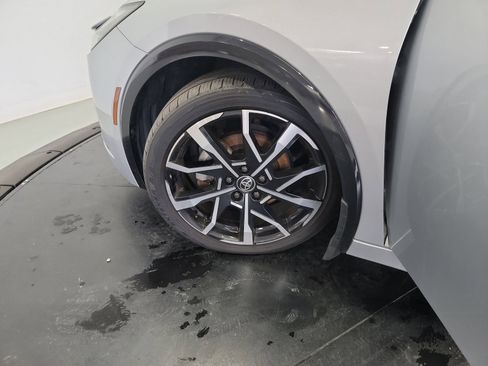 Used 2023 Toyota Prius Prime FWD image 29