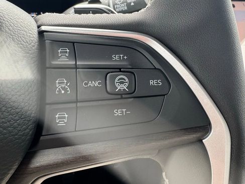 New 2026 Jeep Grand Cherokee Altitude AWD/4WD image 15