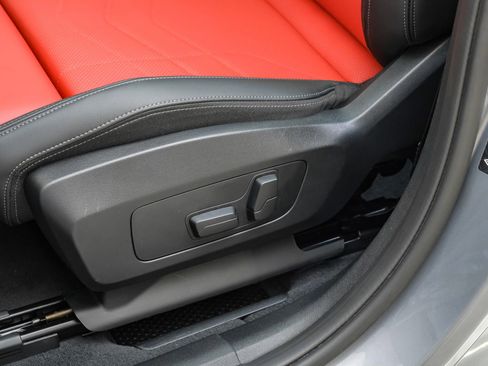 Used 2025 BMW X2 xDrive28i image 42