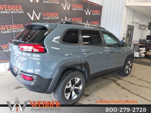 Used 2014 Jeep Cherokee Trailhawk w/ Cold Weather Group image 4