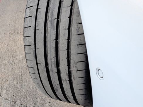 Used 2023 Audi e-tron GT Prestige image 12