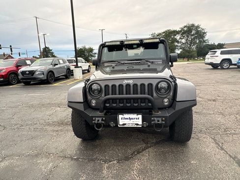 Used 2014 Jeep Wrangler Unlimited Sahara w/ Connectivity Group AWD/4WD image 9