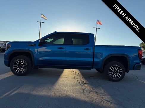 Used 2022 GMC Sierra 1500 AT4 w/ AT4 Premium Package AWD/4WD image 3