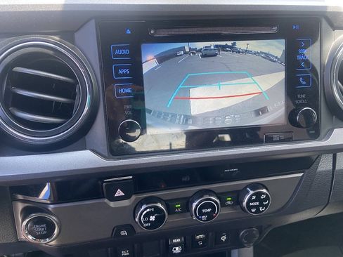 Used 2018 Toyota Tacoma TRD Off-Road RWD image 15