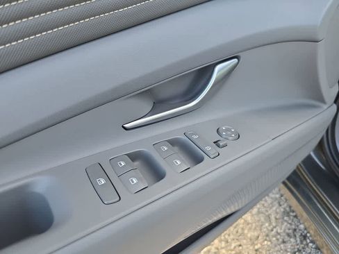 New 2026 Hyundai Elantra SEL Sport FWD image 17